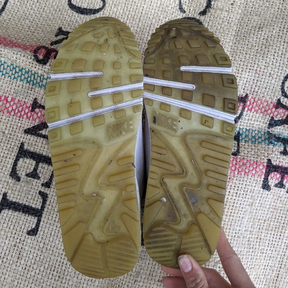 LE Nike Air Max 90 GLOW - Picture 4 of 6